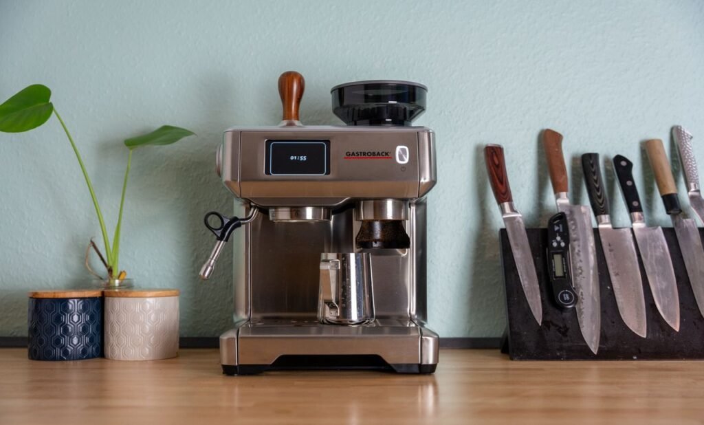 Automatic vs manual coffee machines side by side showing the differences in espresso brewing and coffee preparation.